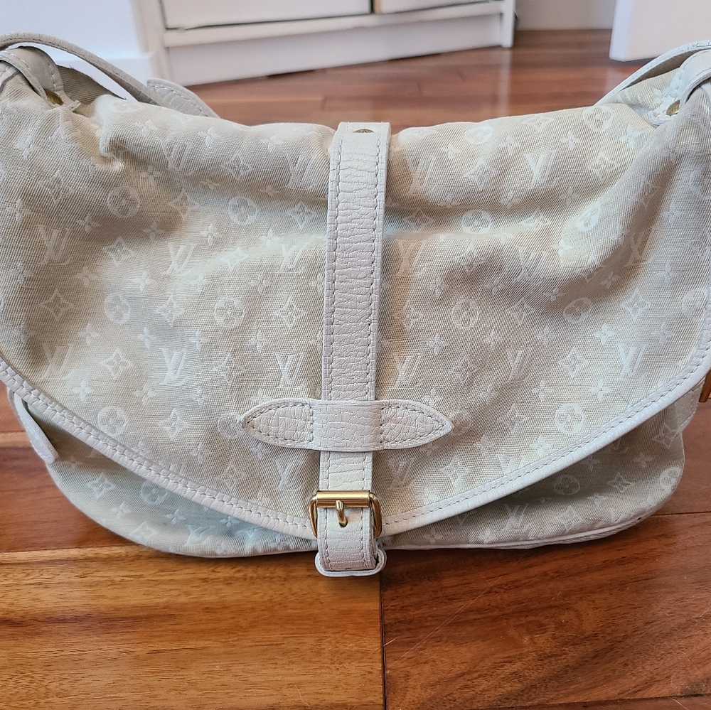 Lv samur bag with receipt